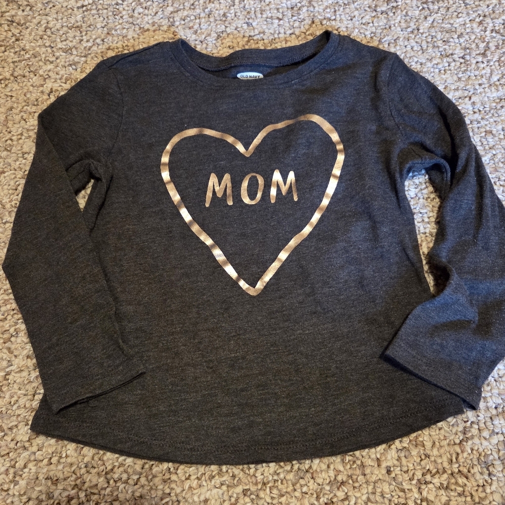 🎉5/$10 Mom Long Sleeve Shirt with Heart Design